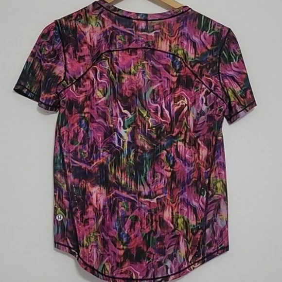 Lululemon Run Train Tee - Picture 3 of 9